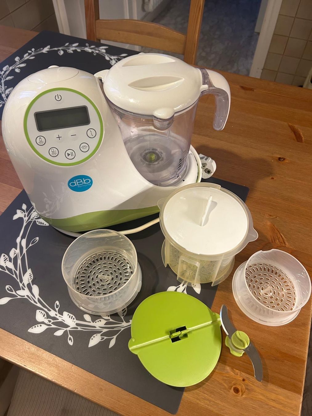 Elettrodomestici da cucina: Robot bébé 5-en-1 dBb Remond Multichef – Usato da Plan-les-Ouates venduto da cas_8nrr