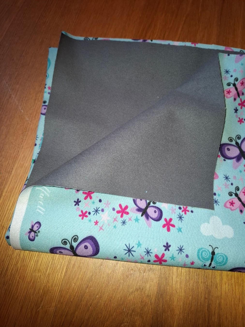 Stoffe: Stoff Softshell von Urmelis mit Schmetterlingen – Neu (gemäss Beschreibung) aus Bözberg von Zimt104 1