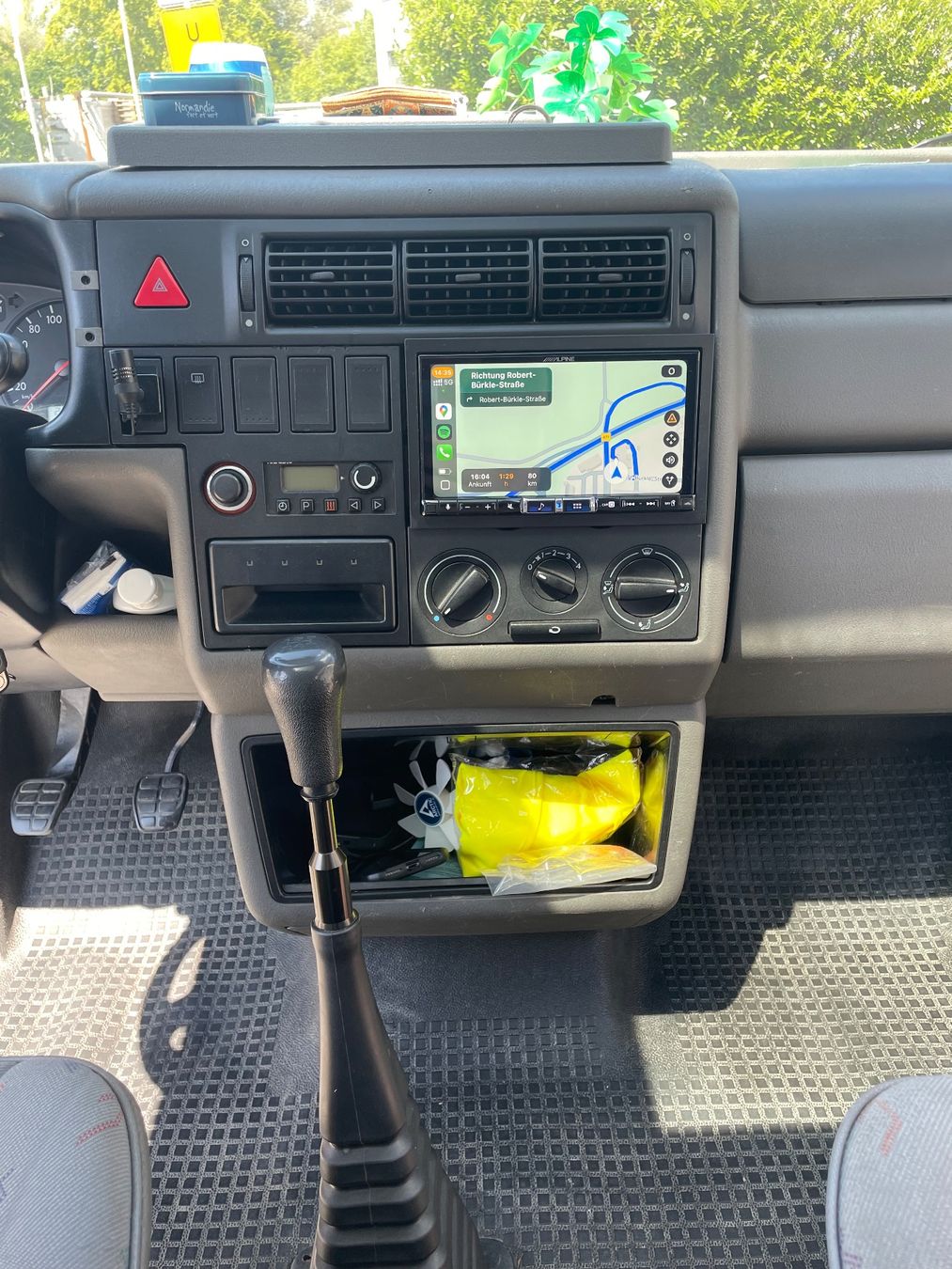 VW Camping Fahrzeuge: VW T4 Camper mit Allrad mit MFK neu – Gebraucht aus Gossau SG von KIlianKessler 8