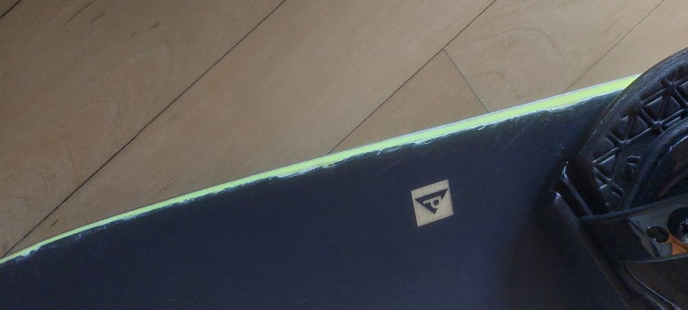 Snowboard mit Bindung 5