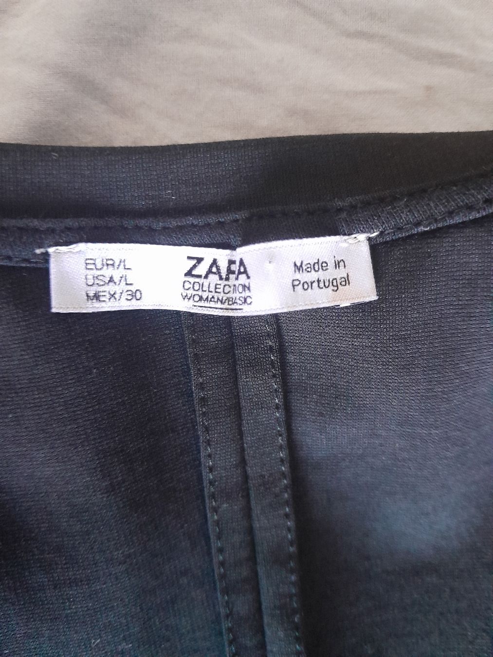 Zara Robes: robe noire zara taille L – D'occasion à Genève par ang_fd8z 2