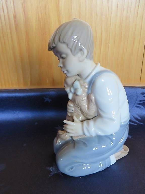 Lladro Figuren: Lladro Nao Daisa 1990 Figur,Knabe mit Hund – Gebraucht aus Langrickenbach von zwiebel03 2