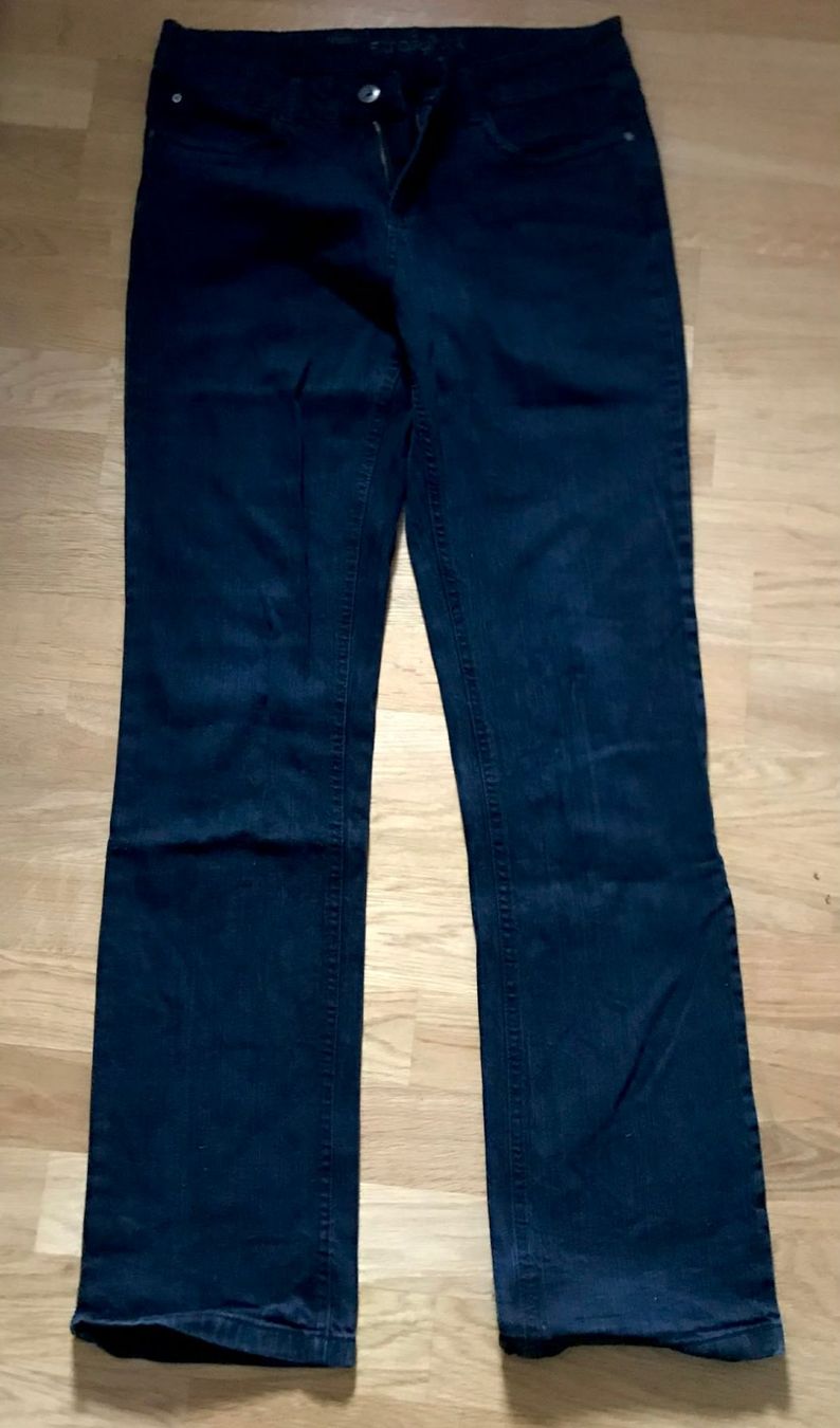Jeans: Jeans Anthrazit Schwarz – Usato da Wald AR venduto da blueHermit_21