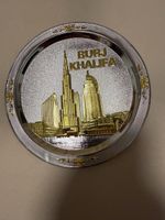 Assiette décorative Burj Khalifa métal doré état neuf