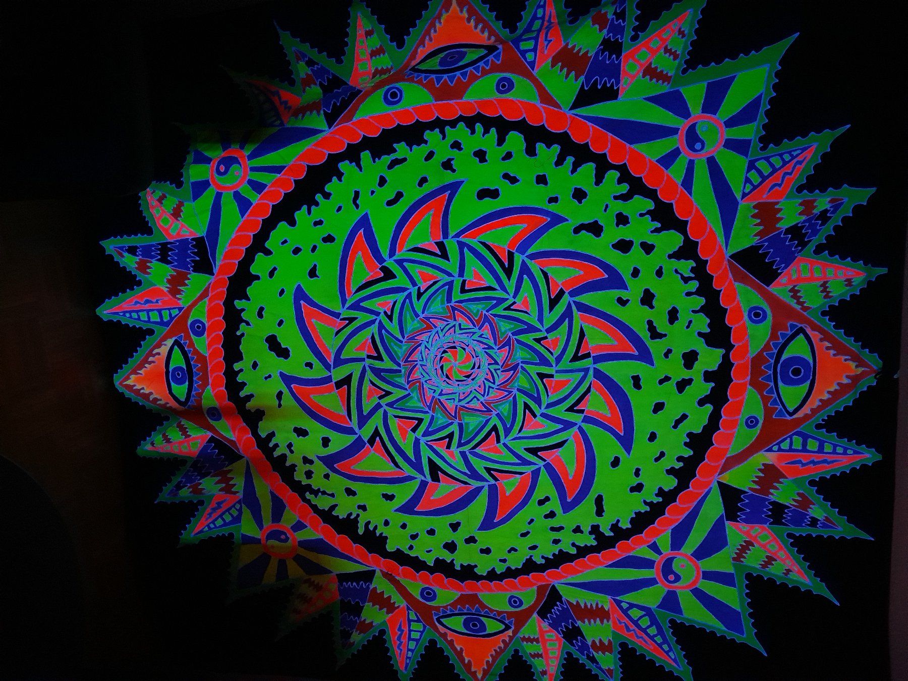 Tutte le decorazioni: Psychedelic Wandtuch / Goa Tuch / Leuchtend / 2,2x2,2m – Usato da Steffisburg venduto da FutureOne 4