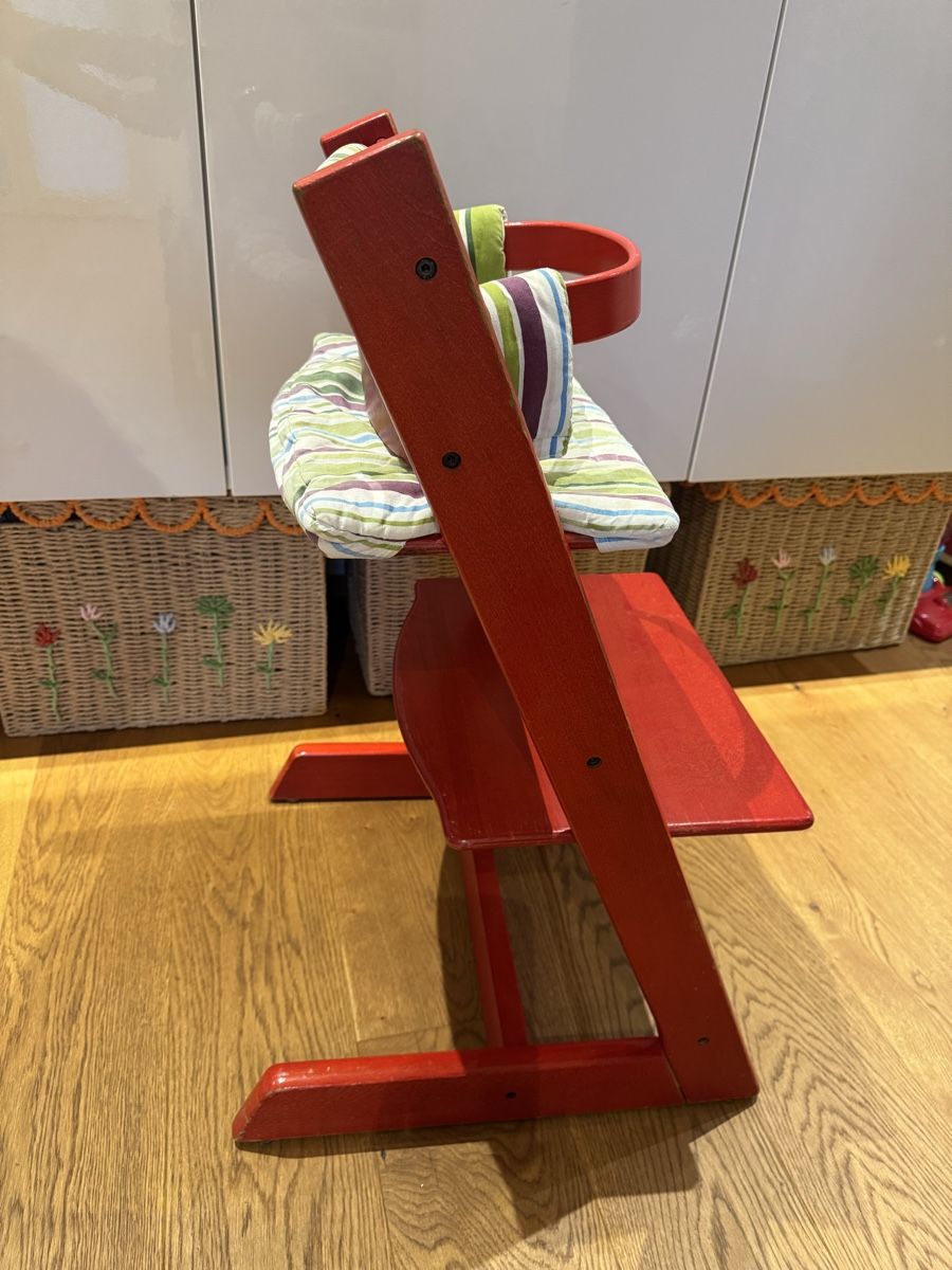 Stokke Seggioloni: Stokke Tripp Trapp in rot - Versand möglich – Usato da Neuhaus SG venduto da chinderegge 3