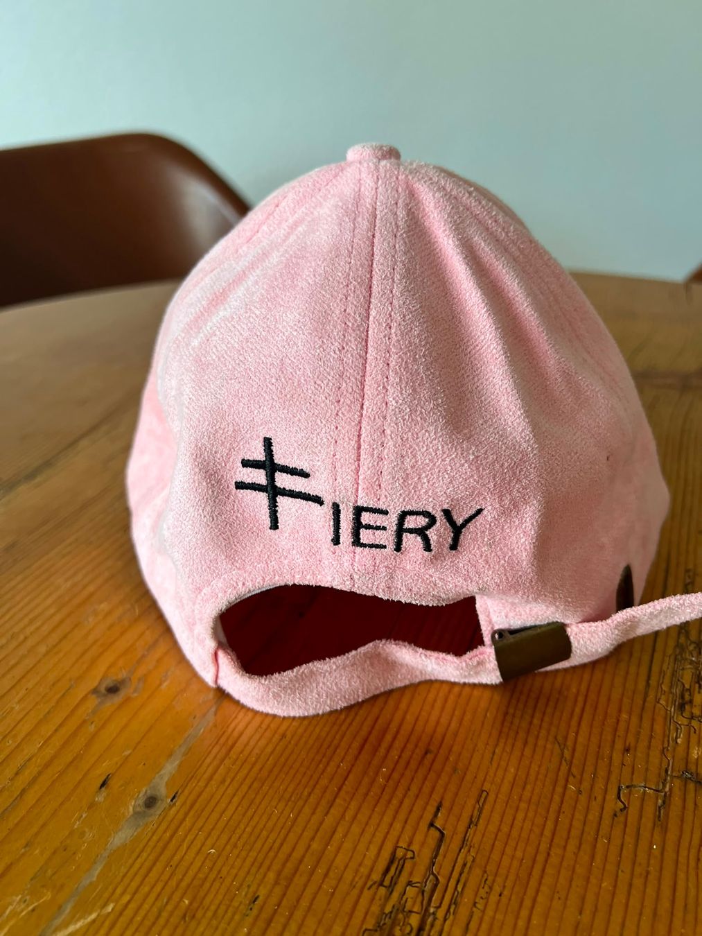 Copricapi, berretti & cappellini: Rosa Cap mit Rose – Usato da Zürich venduto da lisitsyna 1