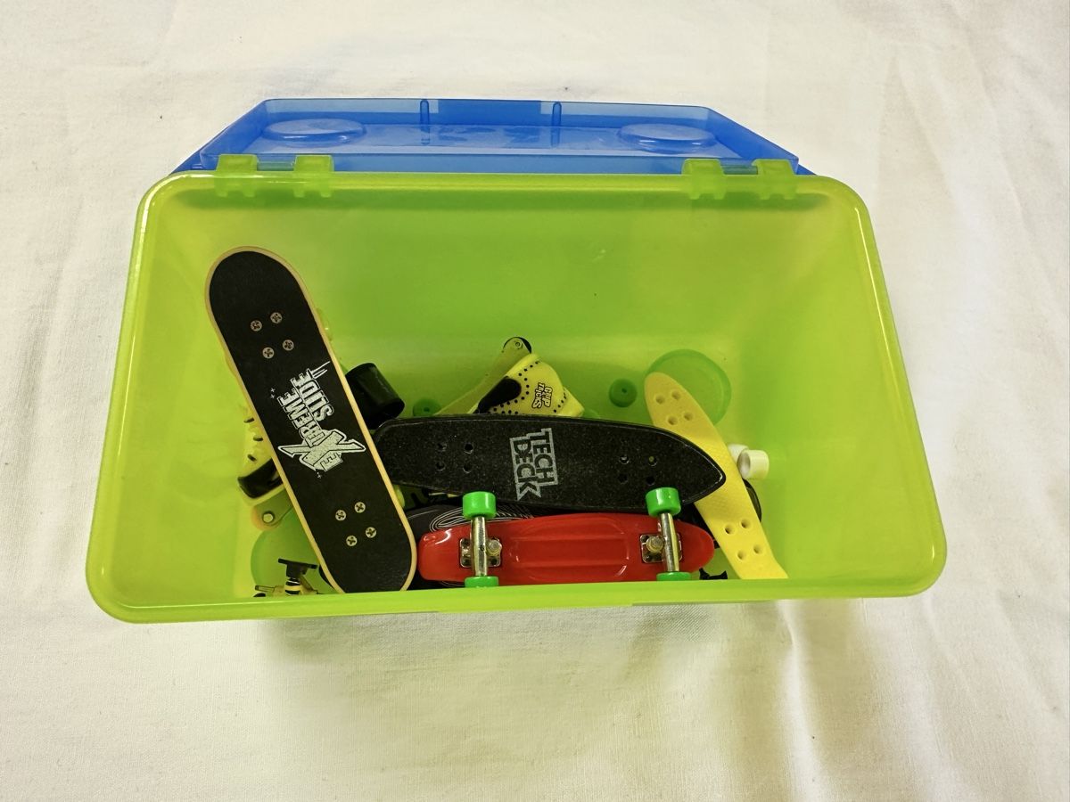 Giocattoli: Finger Skateboards inkl. Wechselrädern etc – Usato da Zug venduto da User.1211 2
