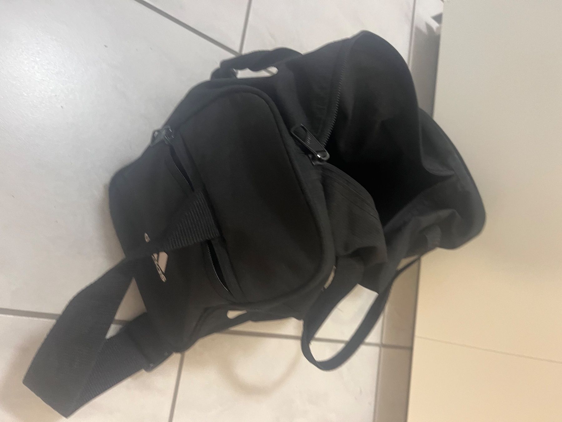 Adidas Borse: Adidas Linear Dufflebag XS – Usato da Andwil SG venduto da sas_m9tn 2