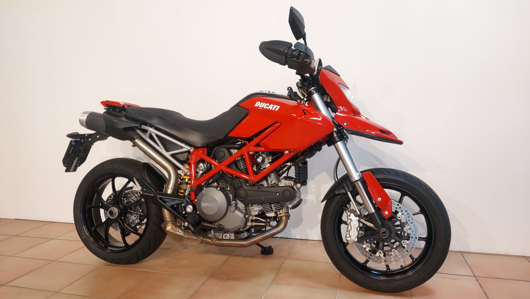 Ducati Strada: Ducati Hypermotard 796 – Usato da Tägerschen venduto da Moto-Welt 2