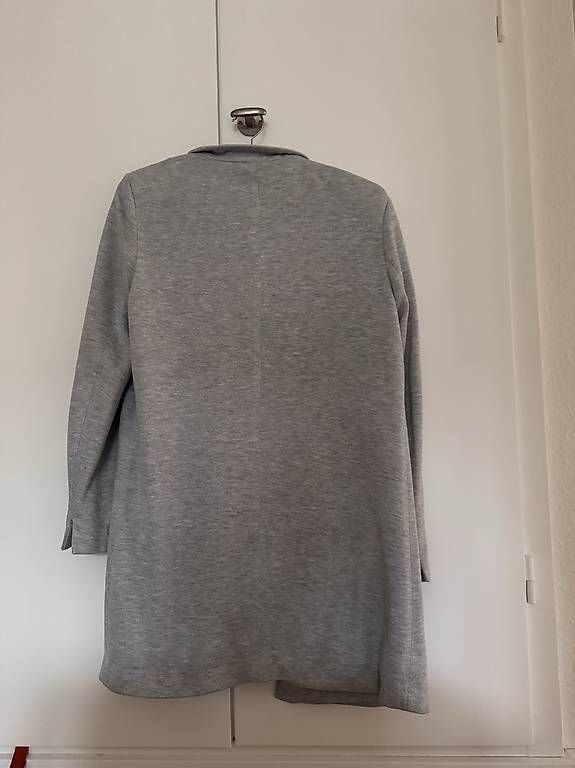 Jacken: Vero Moda Jacke grau – Gebraucht aus Zürich von adr_b8hn 1