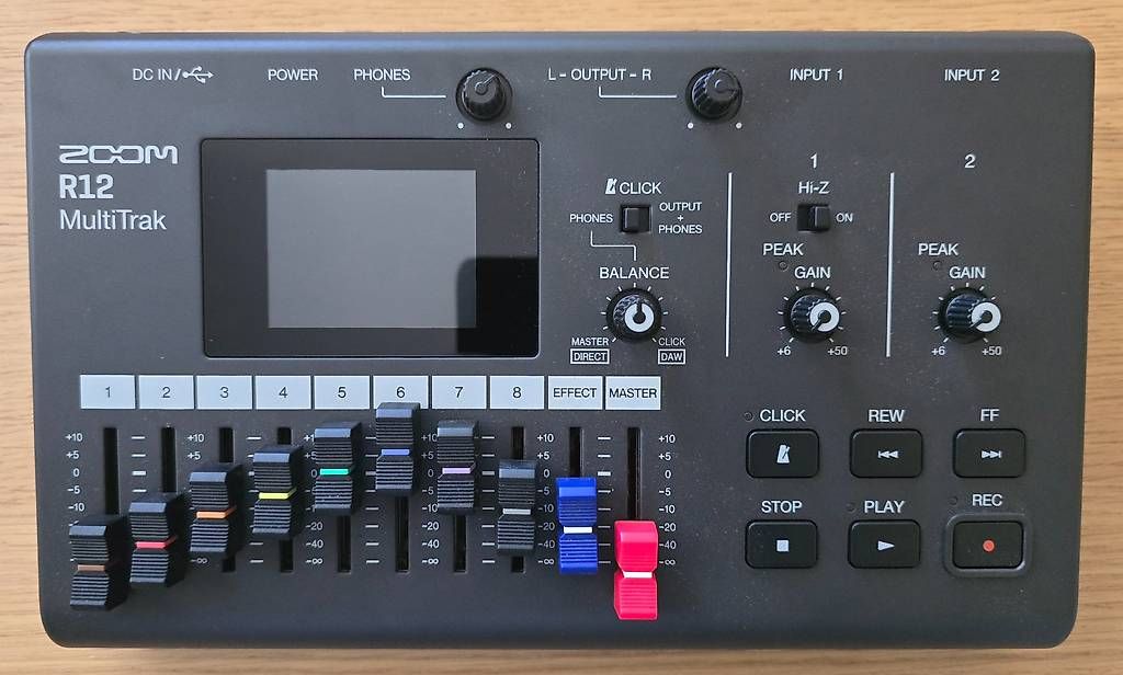Zoom Enregistreurs: Zoom R12 : Enregistreur multipistes numérique compact – D'occasion à Gland par Paco_de_Lucia1 4