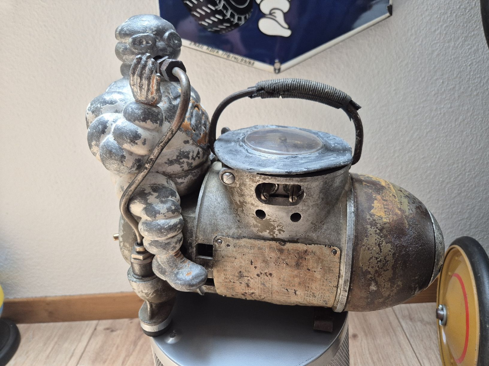 Michelin Compressori: Michelin Kompressor zu Odtimer Garge Tanksäule Öldose... – Difettoso da Neuenkirch venduto da etaner62 2