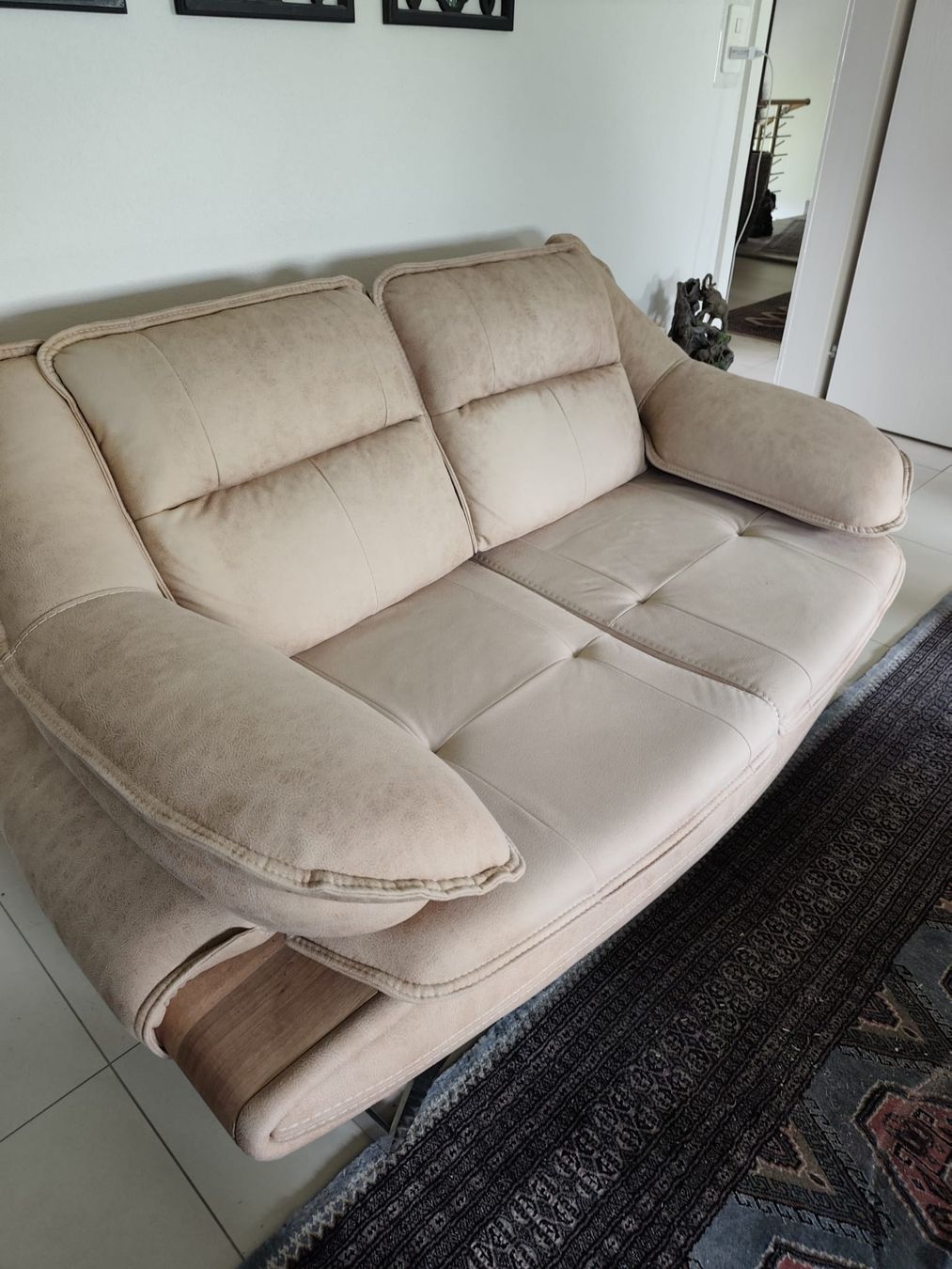 Sofas: Zweier Sofa Beige  – Gebraucht aus Zuckenriet von bm2_88l9 7