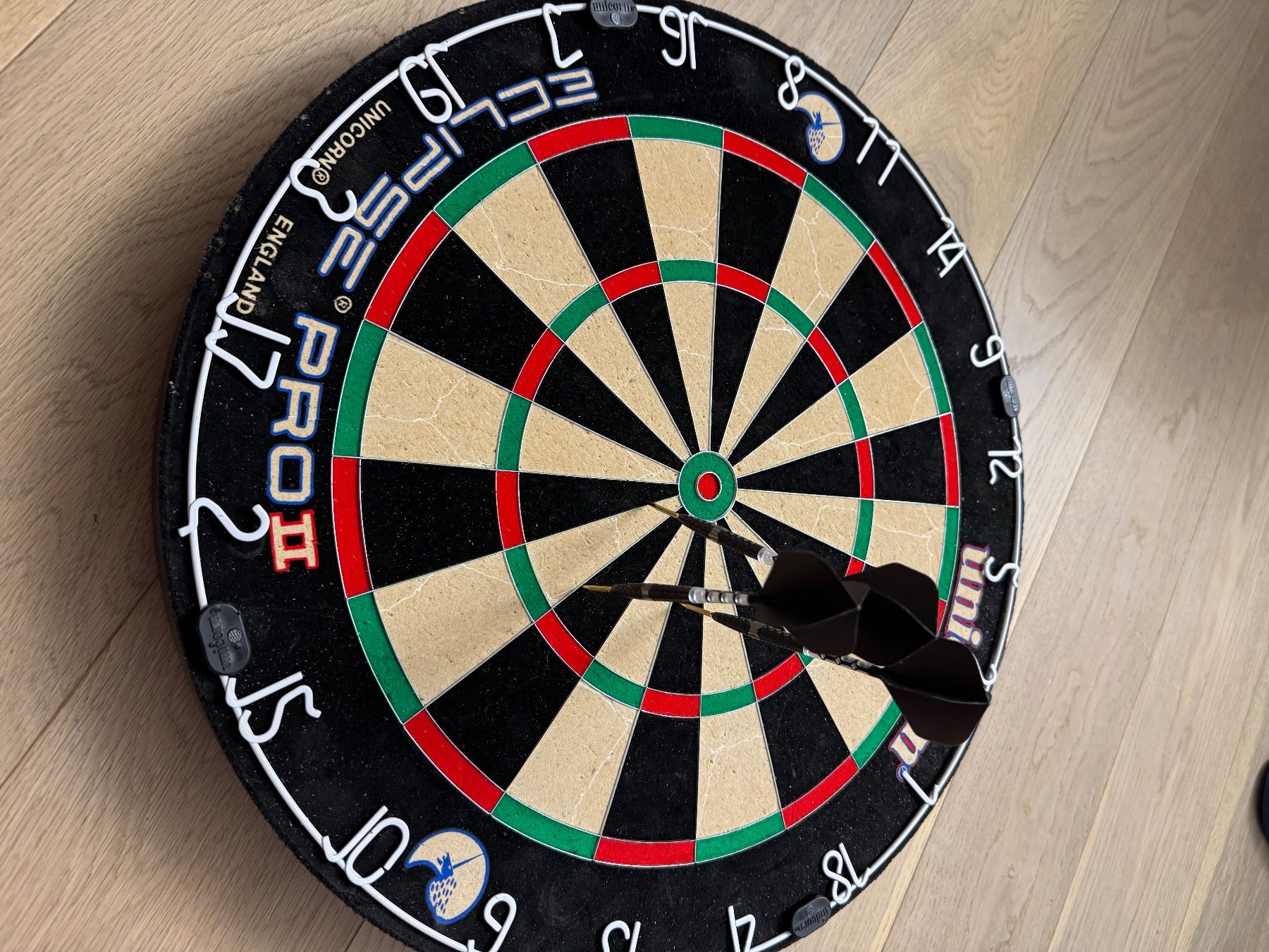 Dart: Dartscheibe inklusive Dartpfeile – Gebraucht aus Kestenholz von cvx_889vv 4