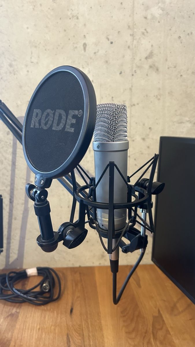 Røde Microfoni: Rode NT1-A mit Gelenke-Arm – Usato da Kriens venduto da mofa.teile.occasion