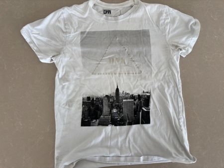 👕  Weisses DNN Denim Shirt mit New York Skyline – Grösse M