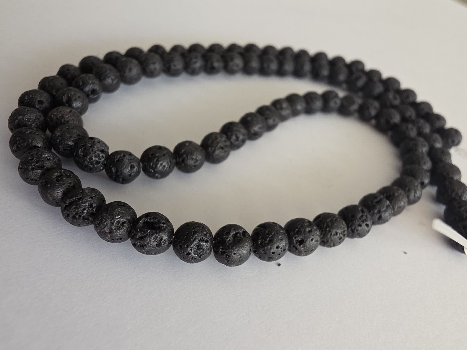 Minerali & Pietre curative: Lava Vulkan Stein 4mm. Strang – Nuovo e nell'imballaggio originale da Menziken venduto da Mirager 1