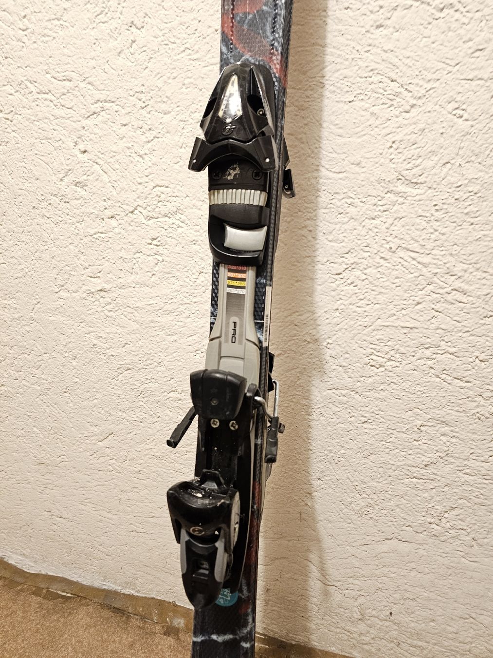 Tecnopro Sci: Ski alt für Anfänger 146 cm, welche Mietkosten sparen wollen – Usato da Wettingen venduto da S-C-01 2