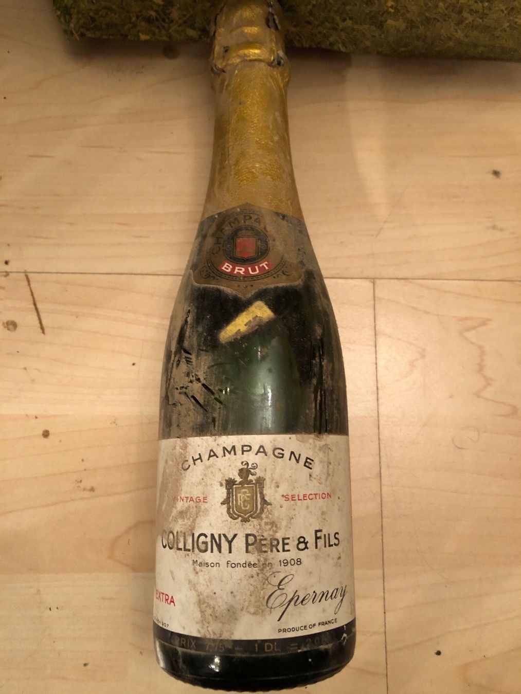 Vino: Champagner Colligny pere et fils, Brut! – Nuovo (secondo la descrizione) da Wald ZH venduto da mlnt