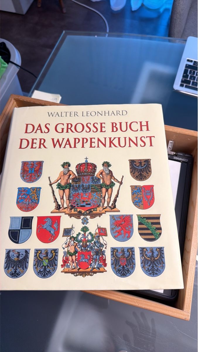 Libri: Das Grosse Buch der Wappenkunst / Walter Leonhard  – Usato da Sumiswald venduto da Katja-Yves