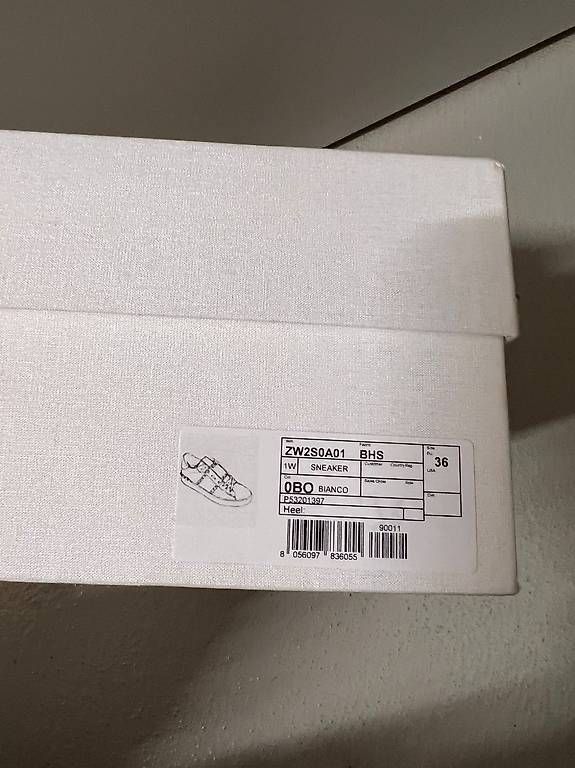 Scarpe da donna: Valentino Garavani rockstud untitled sneaker – Usato da Ittigen venduto da san_9pr8 2