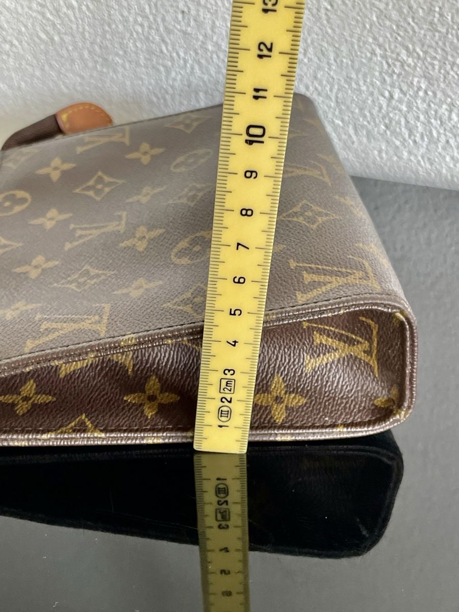 Louis Vuitton Taschen für Damen: Authentic LOUIS VUITTON Monogram Toiletry Pouch – Gebraucht aus Richterswil von Prangins9 6