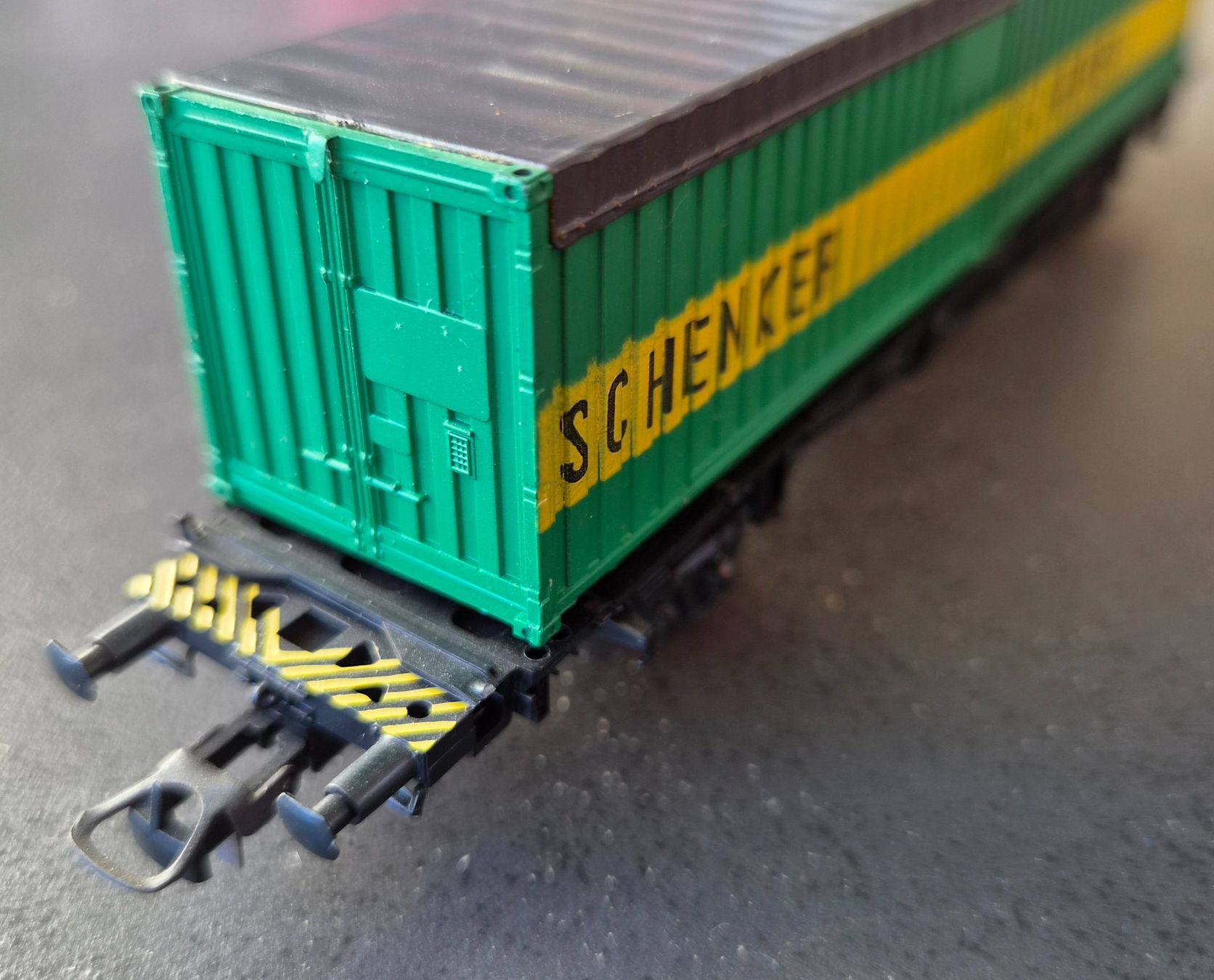 Roco Trains électriques: Roco Containerwagen Schenker H0 DC – D'occasion à Huttwil par Tgv03 3