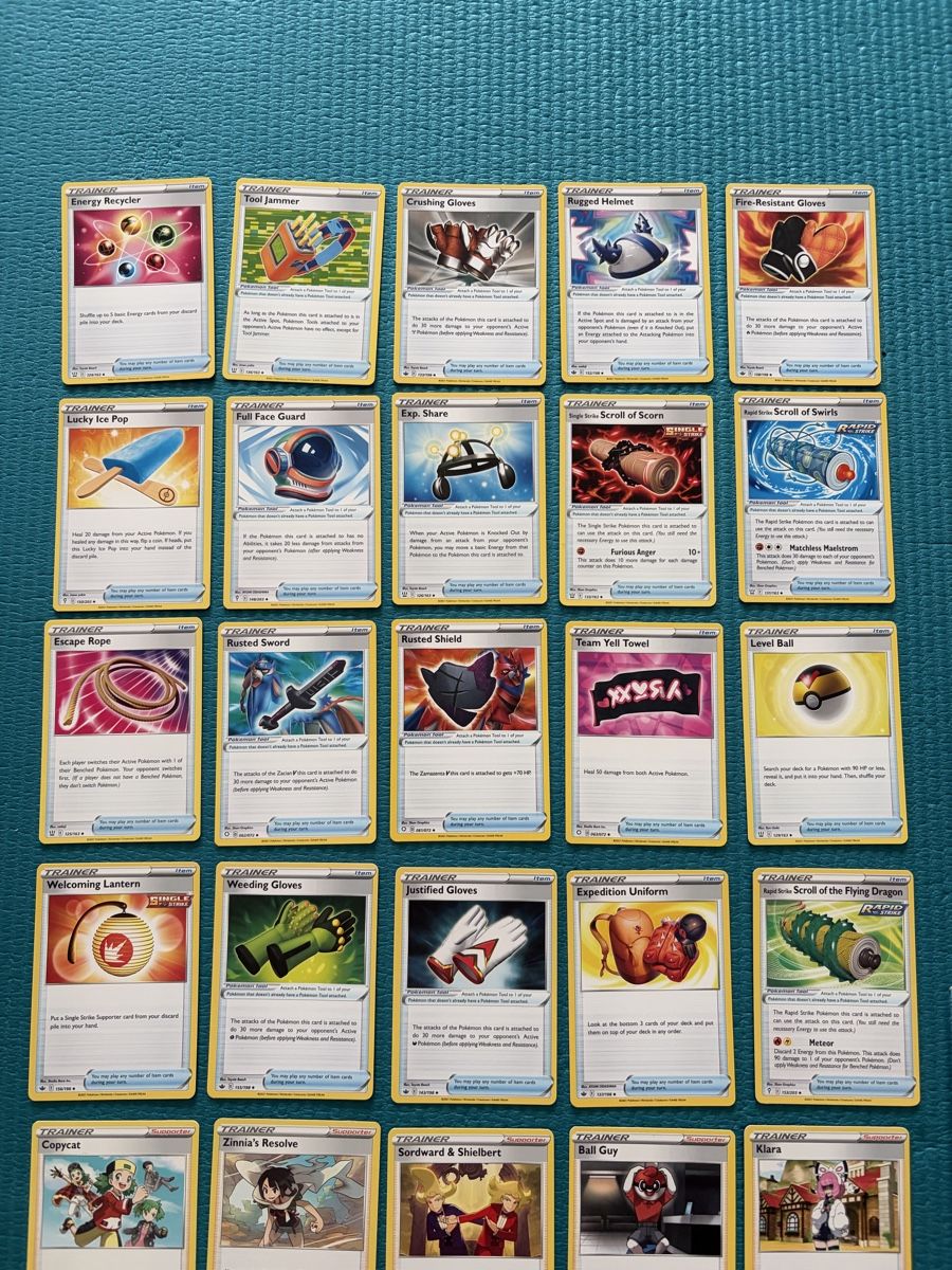 Pokémon Carte collezionabili: Pokemon Karten, Set mit Trainer 40 Stk. von 2021 EN  – Usato da Zürich venduto da Bomboo 2