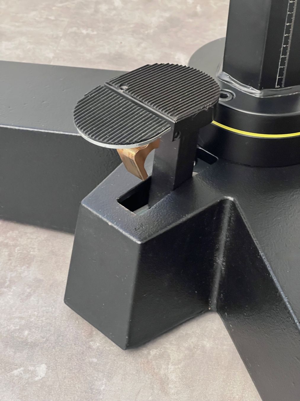 Laboratorio & Camera oscura: Studio Foba Säulenstativ – Usato da Wabern venduto da mtwp 7