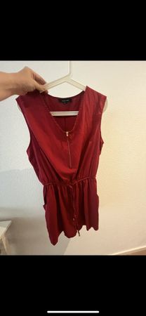 Damen Jumpsuit rot Grösse 42 mit Reissverschluss