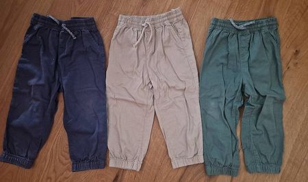 Stoffhosen in Grösse 98