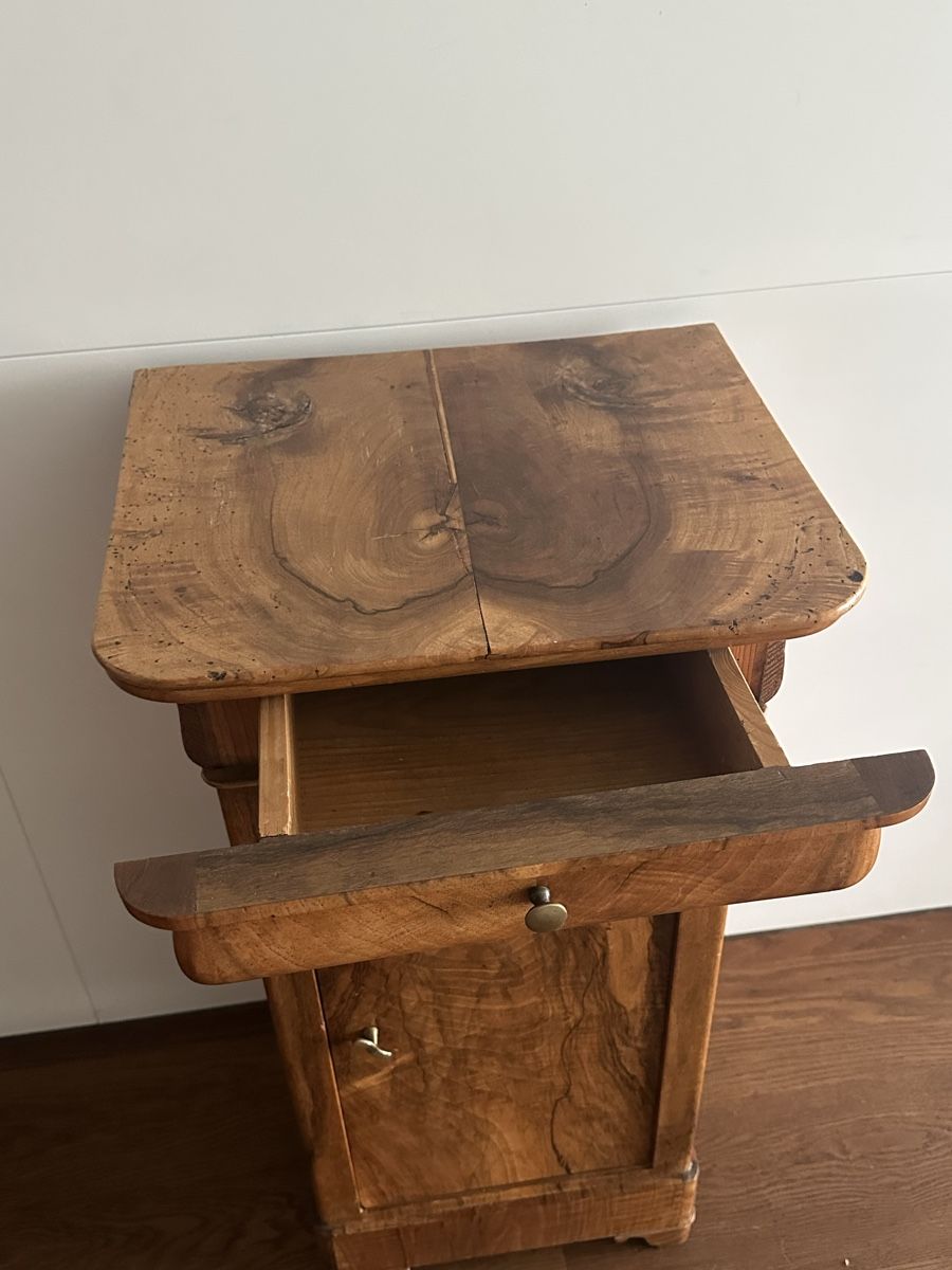 Tables de nuit: Nachttisch Wurzelholz – D'occasion à Aarau par Merchant_Center 2