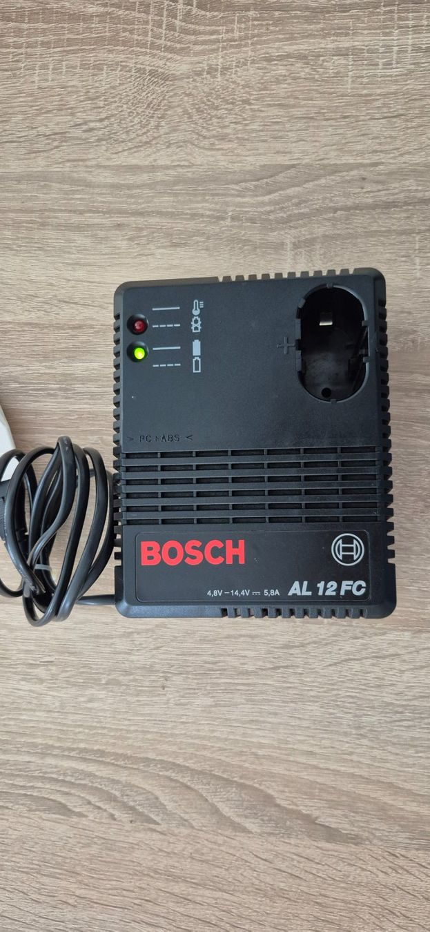 Caricatori & Batterie: Bosch Ladegerät – Usato da Lyss venduto da Delta-1
