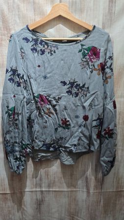 🎉 C&A Bluse mit Blumenmuster - 36 - aus Viscose