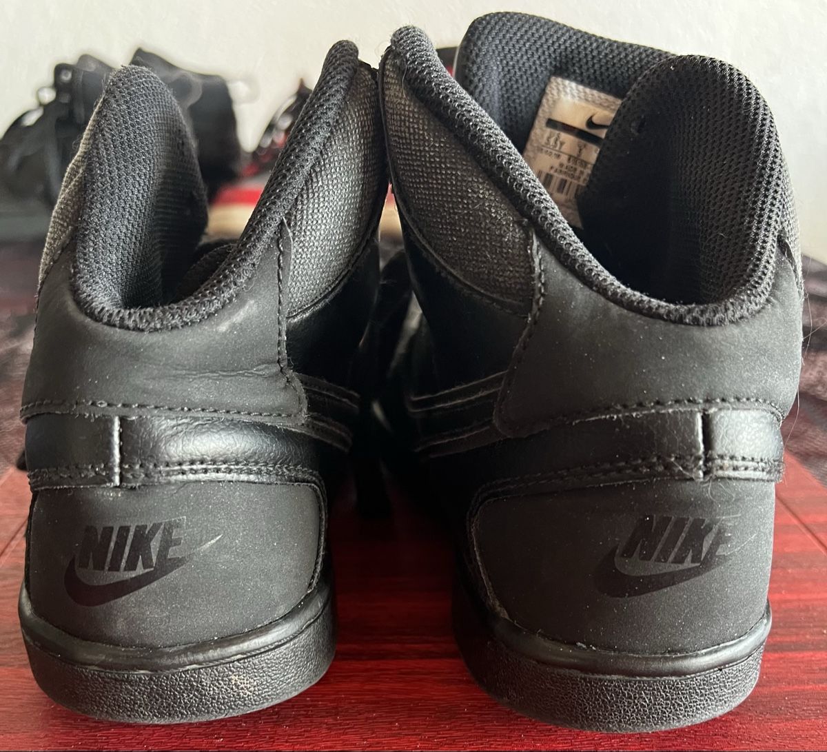 Nike Scarpe da uomo: Basket Nike montantes noires taille 38 – Usato da Chézard-St-Martin venduto da Cheyenne_75 1