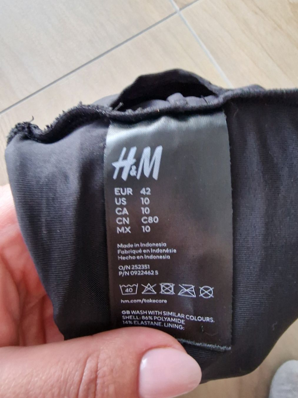 H&M Badekleider & Bikinis: Schwarzes H&M Bikini Oberteil – Gebraucht aus Altishausen von ter_58nj 1