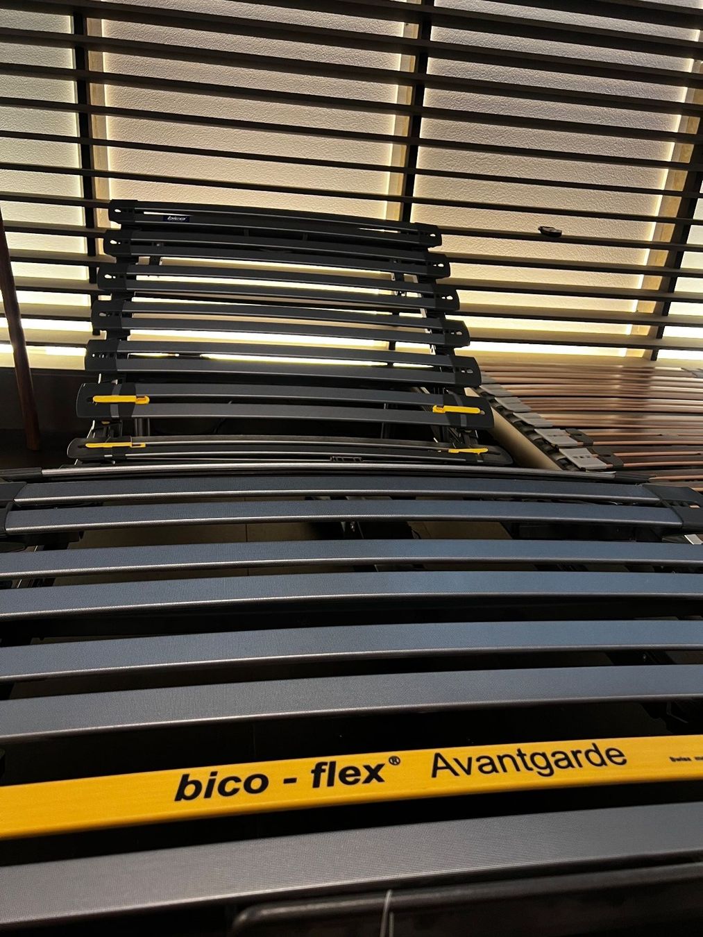 Bico Reti a doghe: Automatischer Einlegerahmen BICO – Nuovo (secondo la descrizione) da Kriens venduto da AmreinWohnen 2