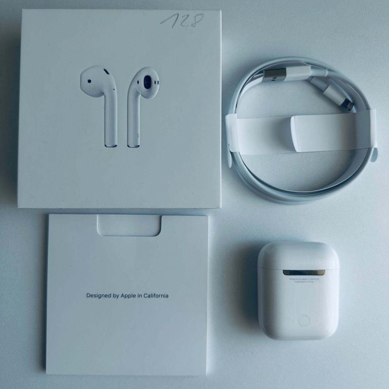 Apple Cuffie: Original Apple AirPods 2 Kopfhörer Wireless Lightning Kabel – Usato da Basel venduto da MY.AIRPODS.SHOP