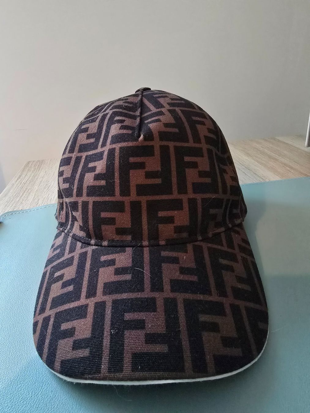 Fendi Copricapi, berretti & cappellini: Fendi Cap / Mütze – Usato da Gommiswald venduto da foundandreloved 3