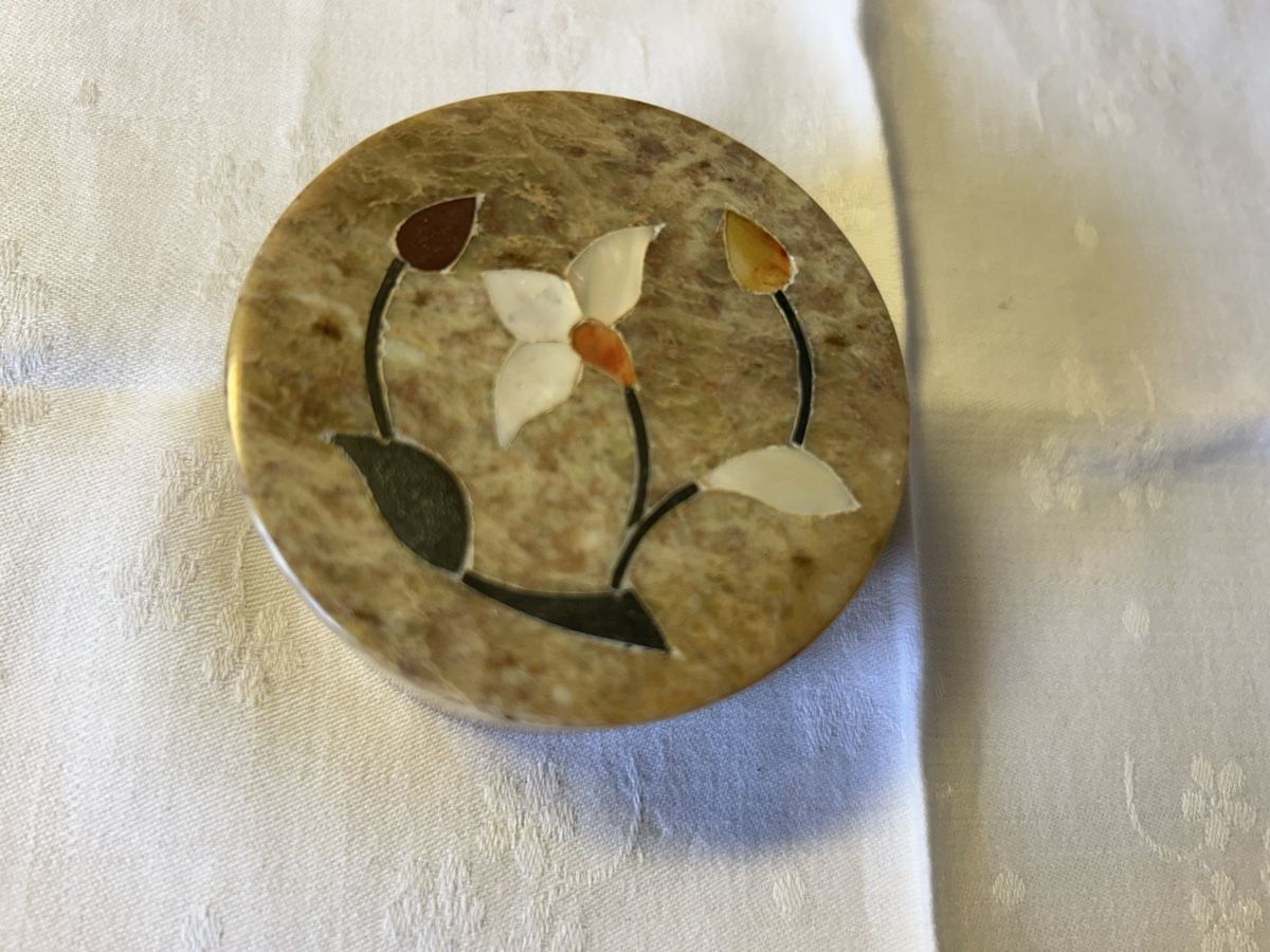 Tutte le decorazioni: Steindöschen mit Blumenmotiv – Usato da Lengnau AG venduto da Mefari 1
