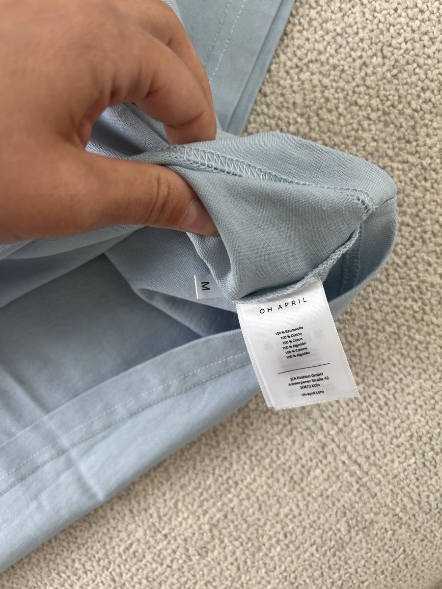 T-shirt: Oh April T-Shirt, hellblau - Gr. M – Usato da Andwil SG venduto da nin_y2zm 3