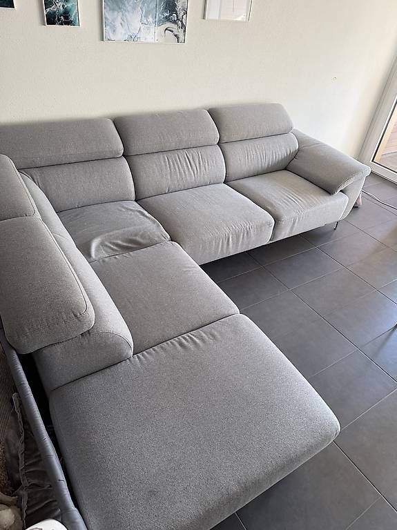 Pfister Sofas: Graues Sofa mit Ausfahrfunktion – Gebraucht aus Aarburg von nic_8jr7 1