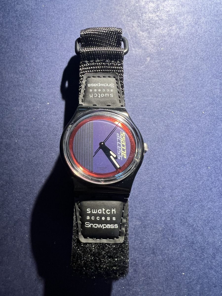 Swatch Montres: Swatch Dooble Loop – D'occasion à Laufen par groove60 5