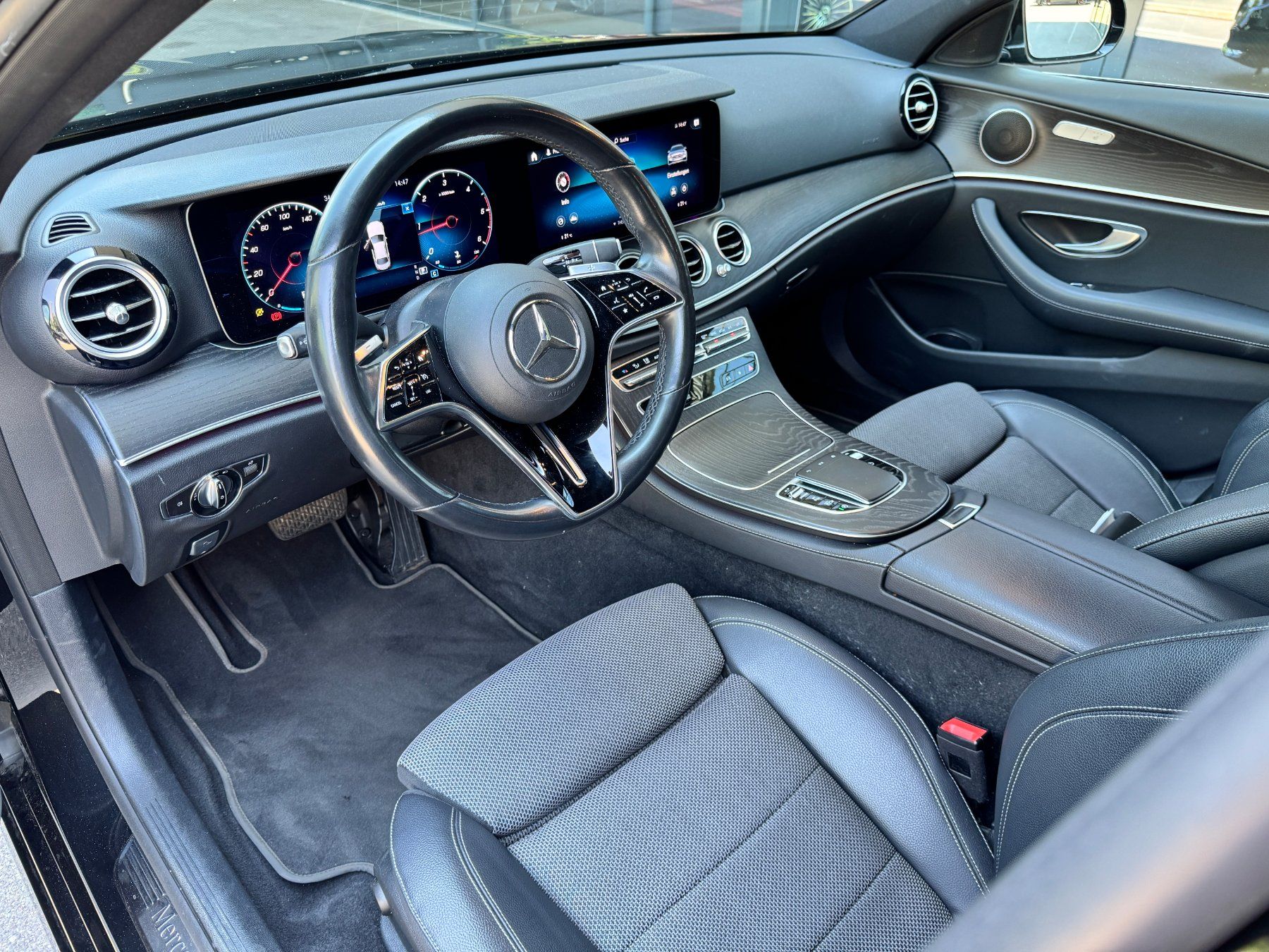 Mercedes-Benz Automobili: MERCEDES-BENZ E 220 d Avantgarde – Usato da Kloten venduto da MBPassion 3