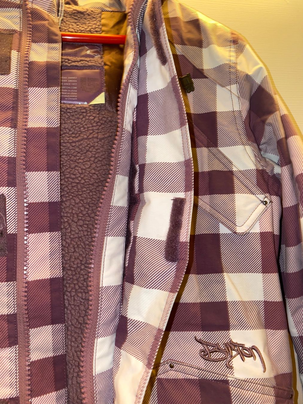Burton Jacken: Winterjacke Burton M – Gebraucht aus Luzern von and_8ycc 4
