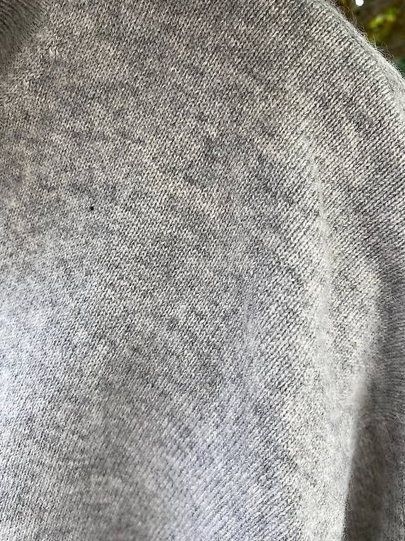 Pullover & Sweatshirts: 2 Herren Cashmere und Seide Rollkragenpullover Gr. L oder 52 – Gebraucht aus Wil SG von nicetohave54 3