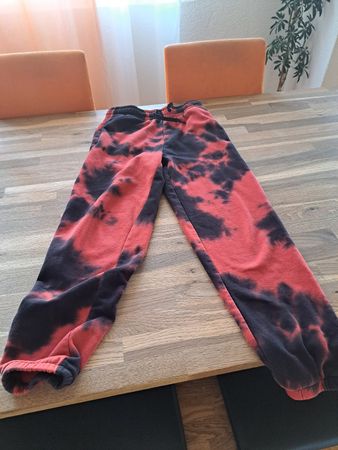 Zu verkaufen schöne Trainerhose Grösse 152