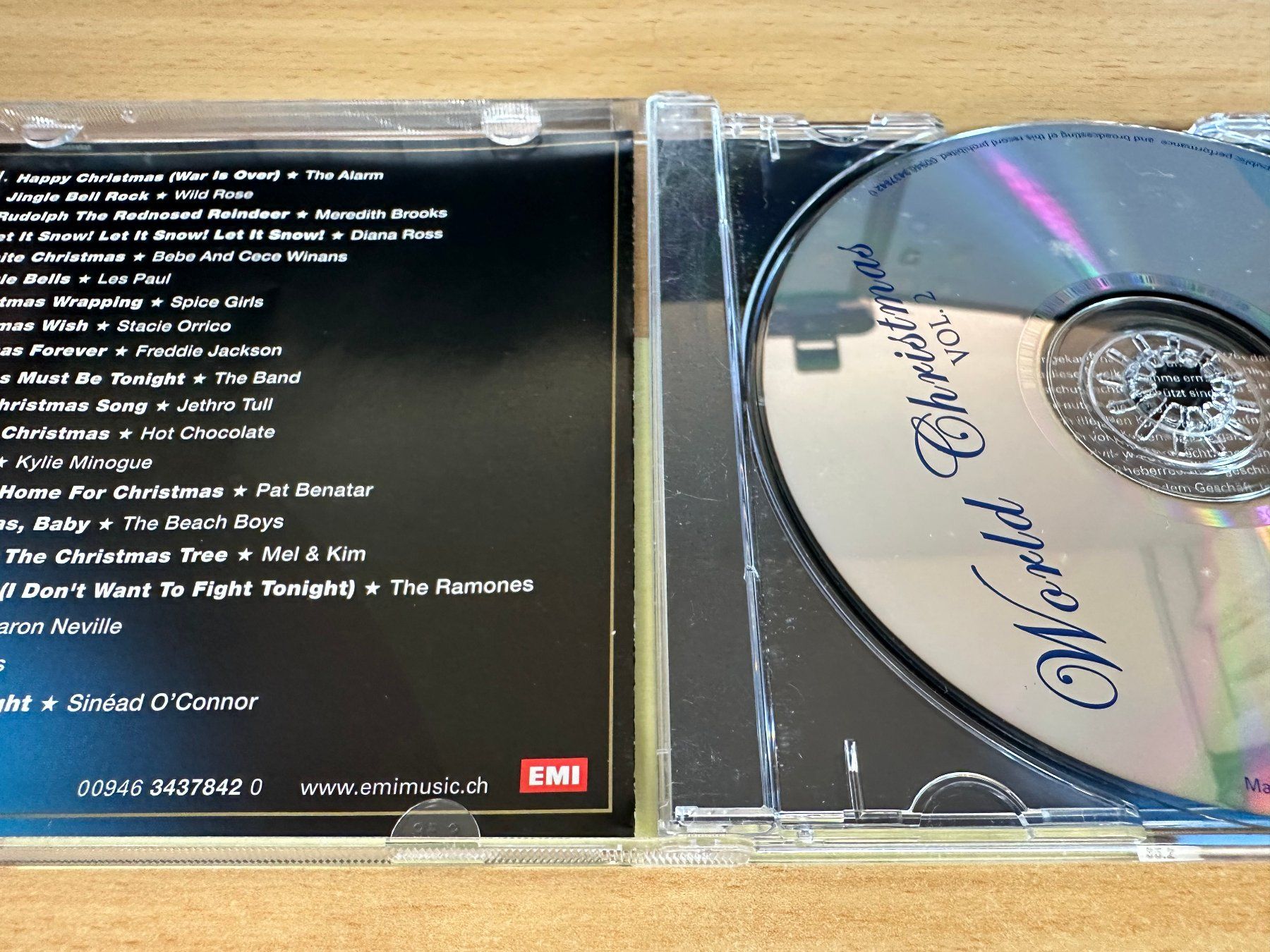 CD: World Christmas Volume 2 – Usato da Rikon im Tösstal venduto da Alpenmutz 2