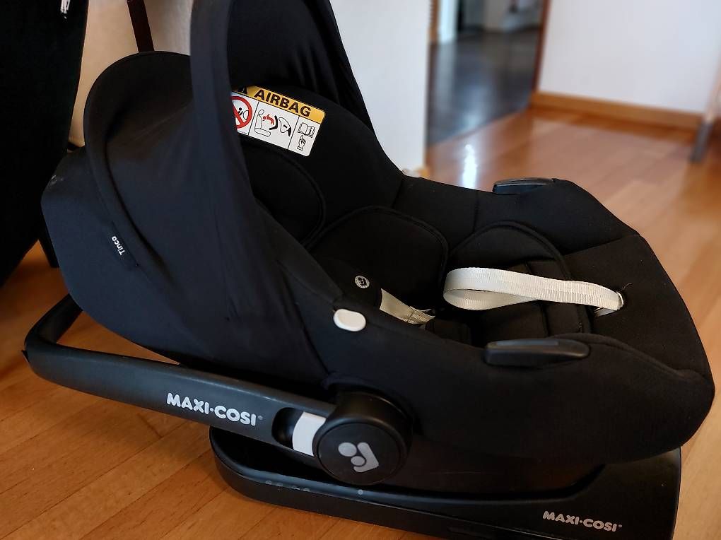 Auto-Kindersitze: Maxi-Cosi Babyschale mit Isofix-Basis – Gebraucht aus Urtenen-Schönbühl von alexaz 1